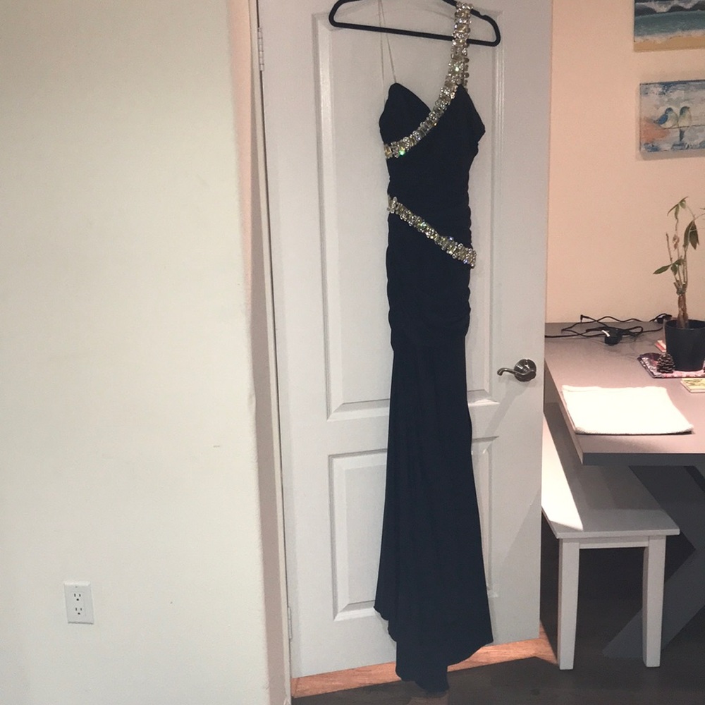 Black prom dress
